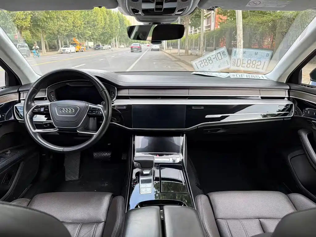 Audi A8 — миниатюра 5