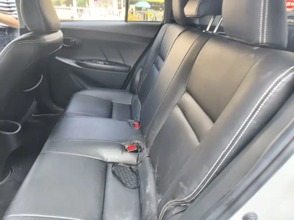 Toyota Yaris L — миниатюра 18