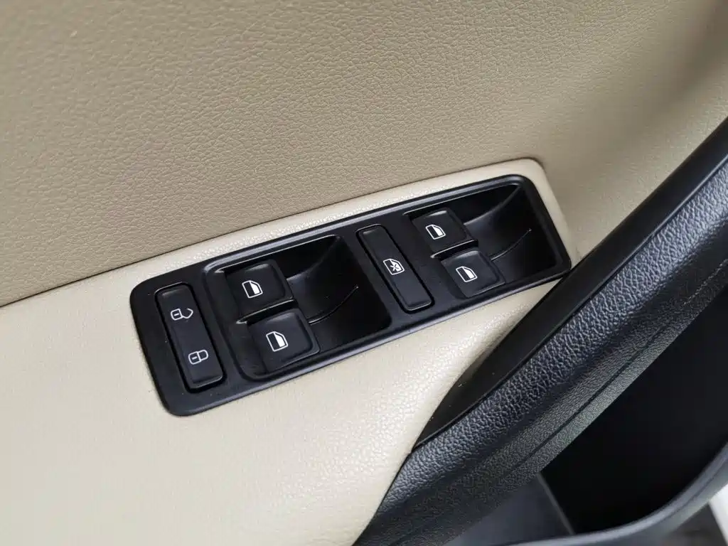Volkswagen Jetta — миниатюра 9