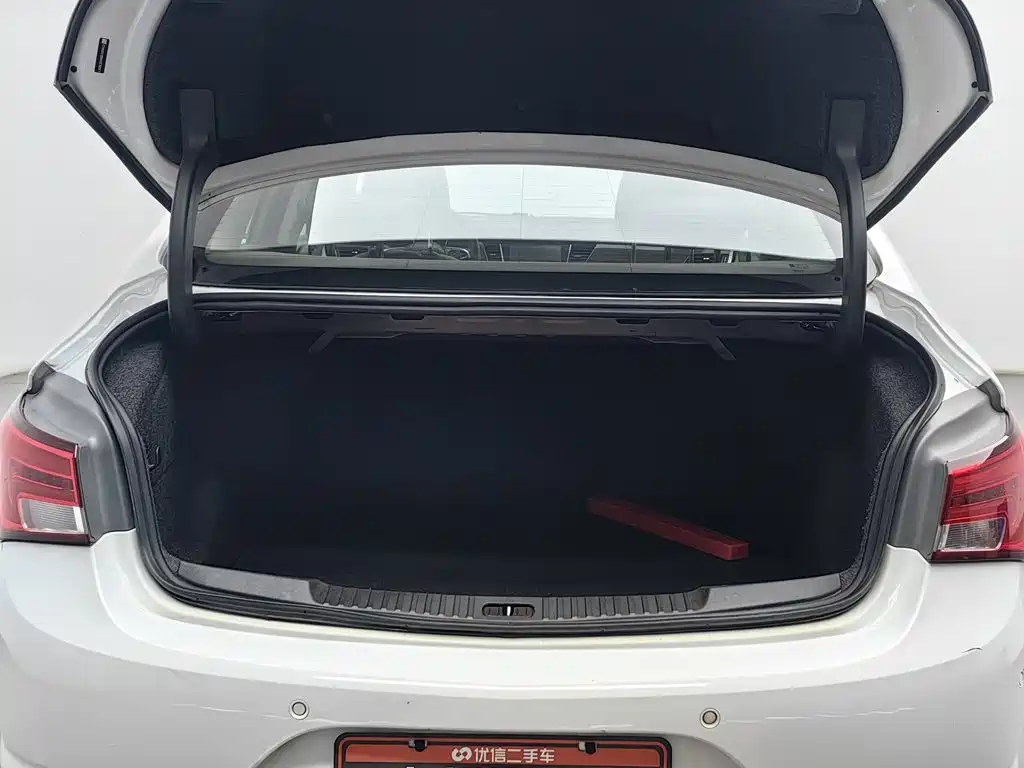 Buick Verano — миниатюра 16