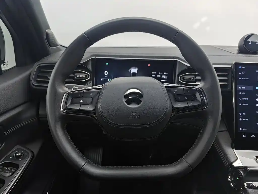 NIO ES8 — миниатюра 11