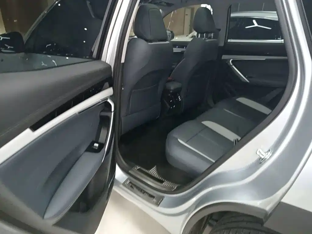 Geely Boyue L — миниатюра 17