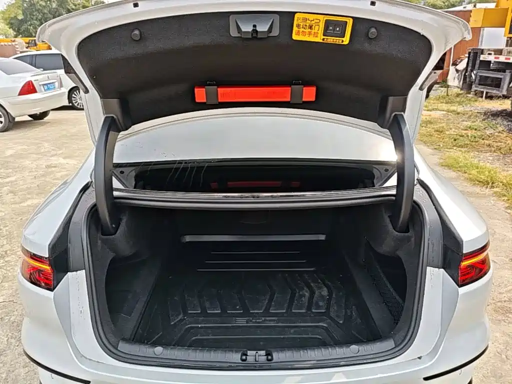 BYD Han — миниатюра 19