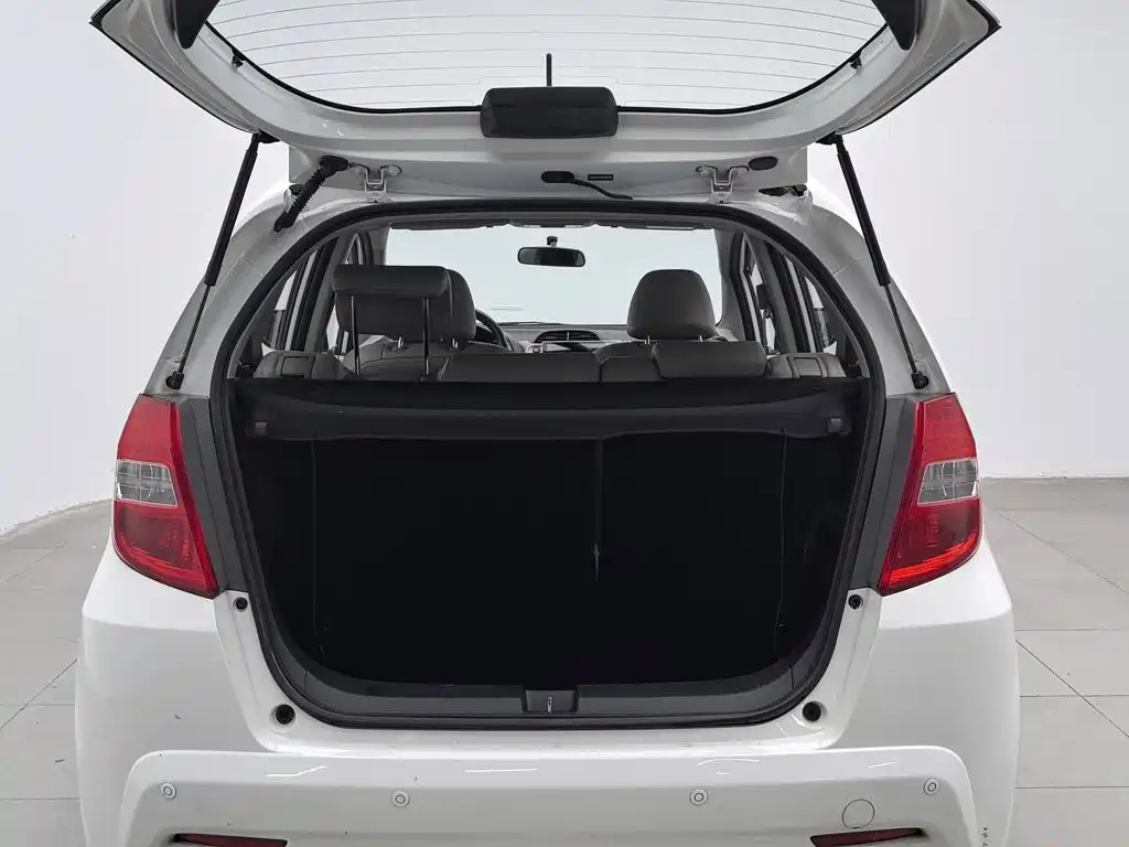 Honda Fit — миниатюра 16