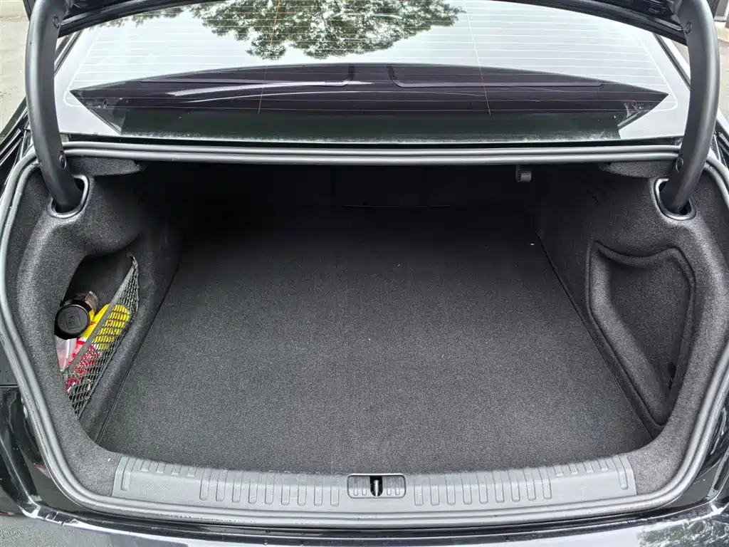 Audi A6L — миниатюра 9