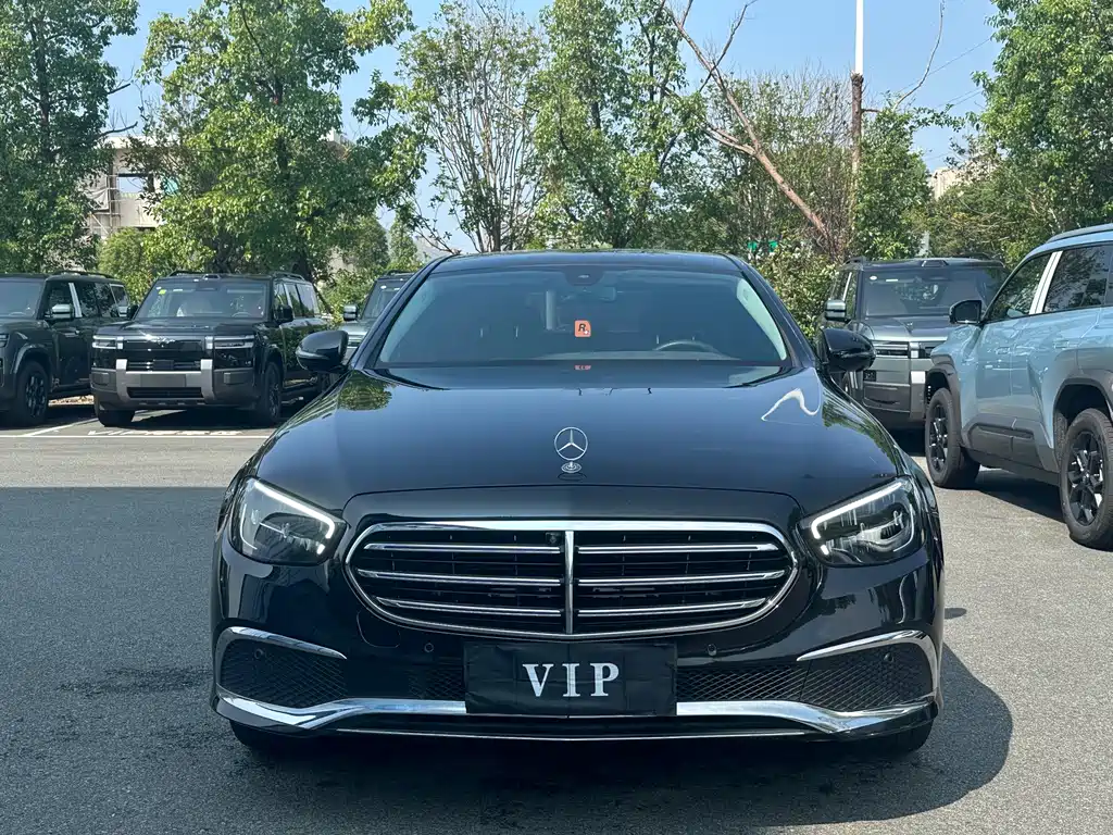 Mercedes-Benz E-Class — миниатюра 2