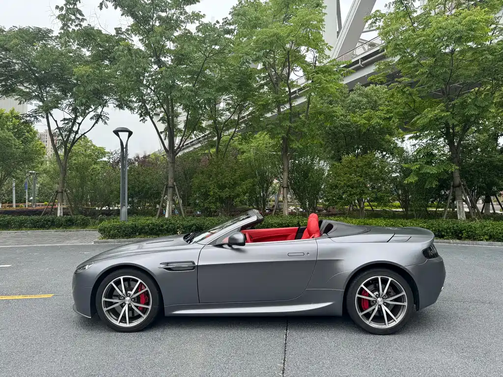 Aston Martin V8 Vantage — миниатюра 5