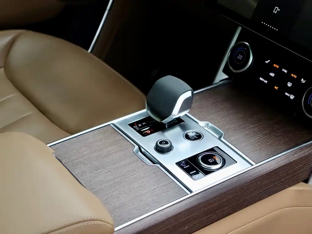 Land Rover Range Rover — миниатюра 16