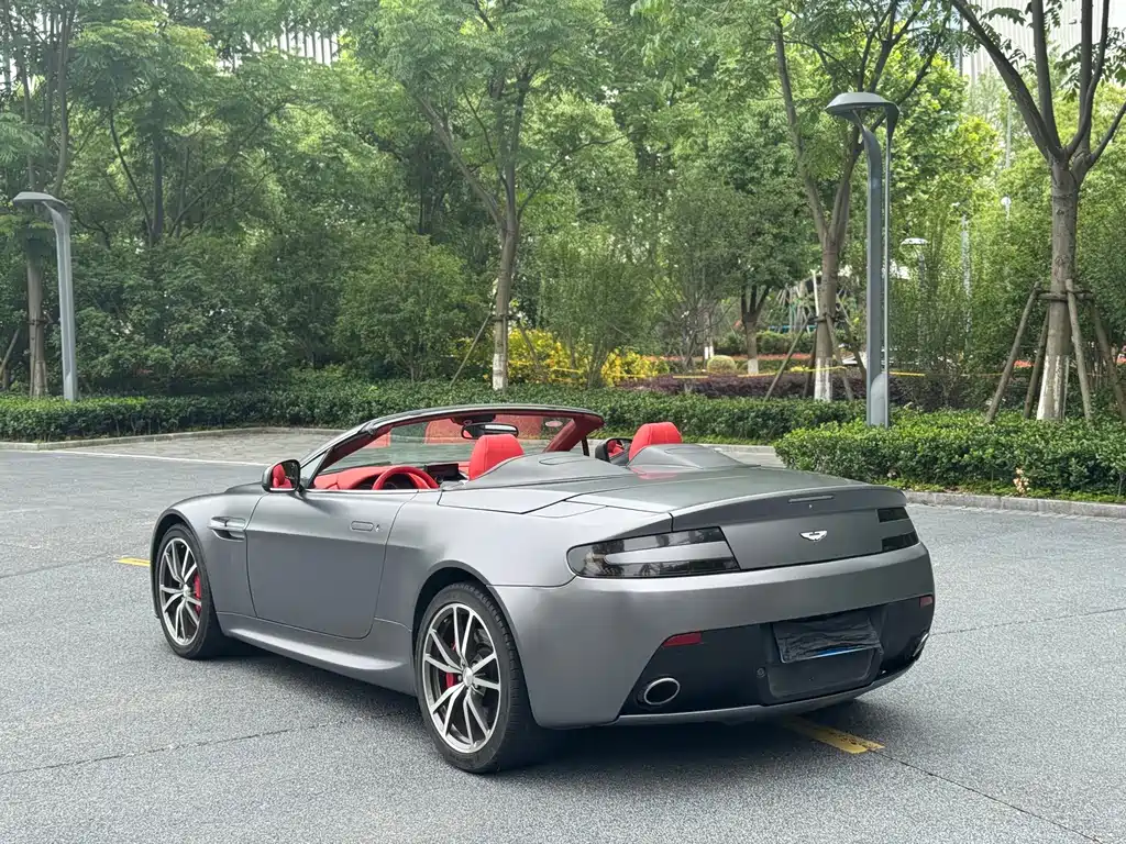 Aston Martin V8 Vantage — миниатюра 12