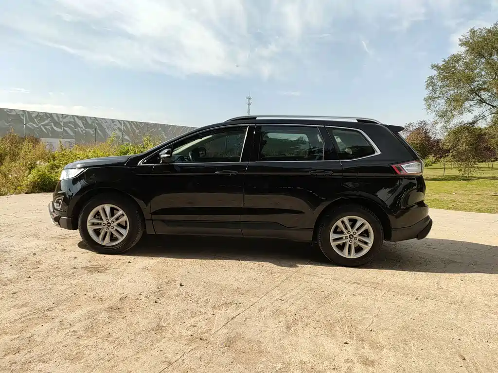 Ford Edge — миниатюра 4