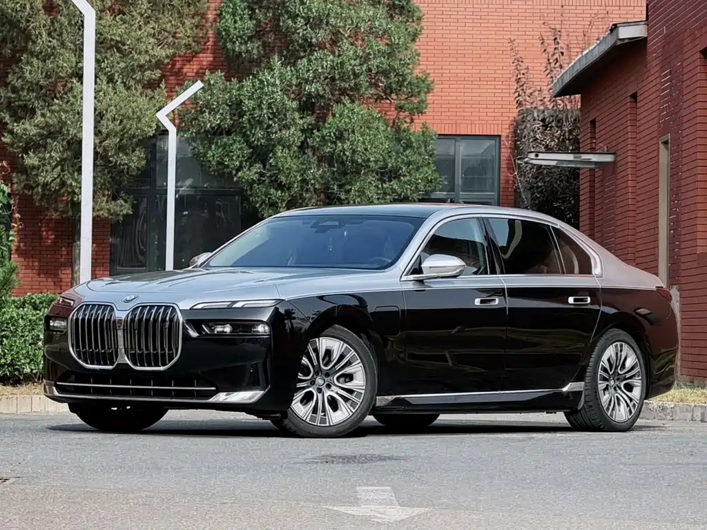 BMW i7 — миниатюра 3