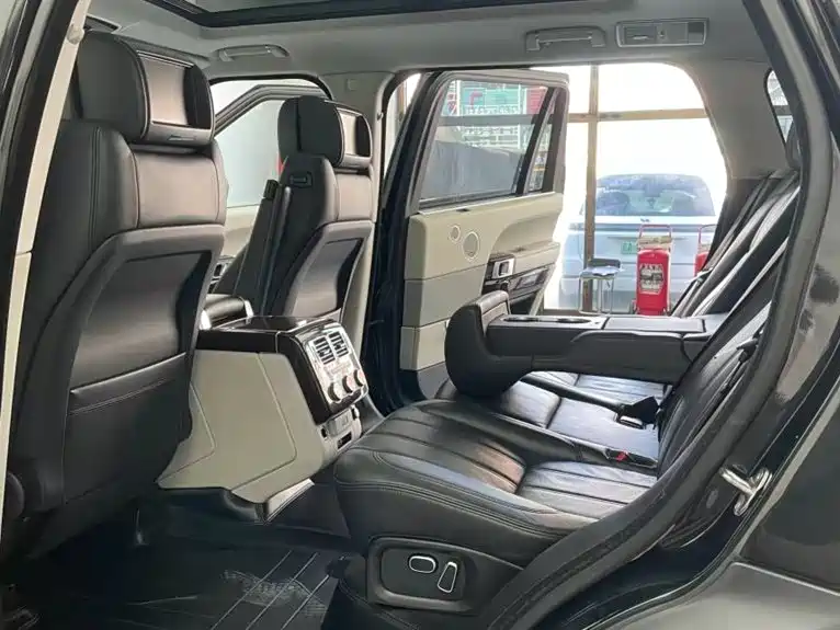 Land Rover Range Rover — миниатюра 12