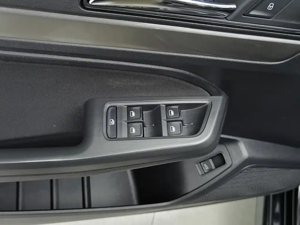 Volkswagen Lavida — миниатюра 9