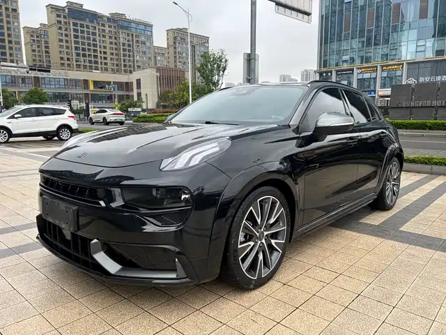 2022 Lynk & Co 02