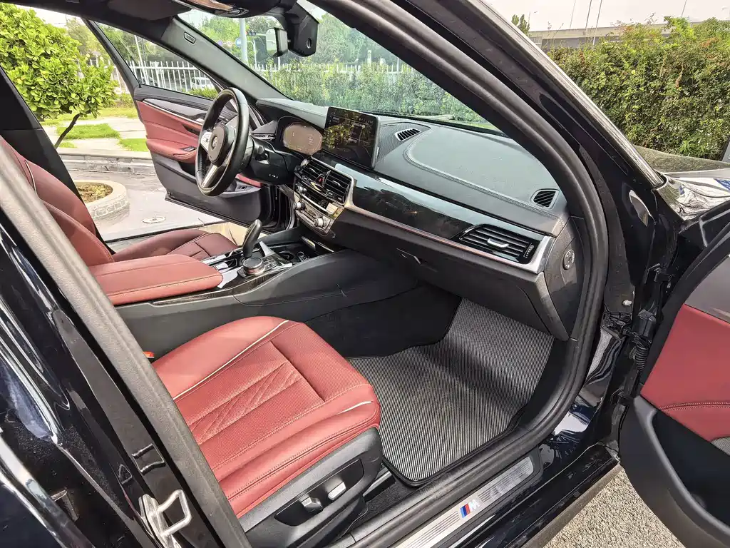 BMW 5 Series — миниатюра 9
