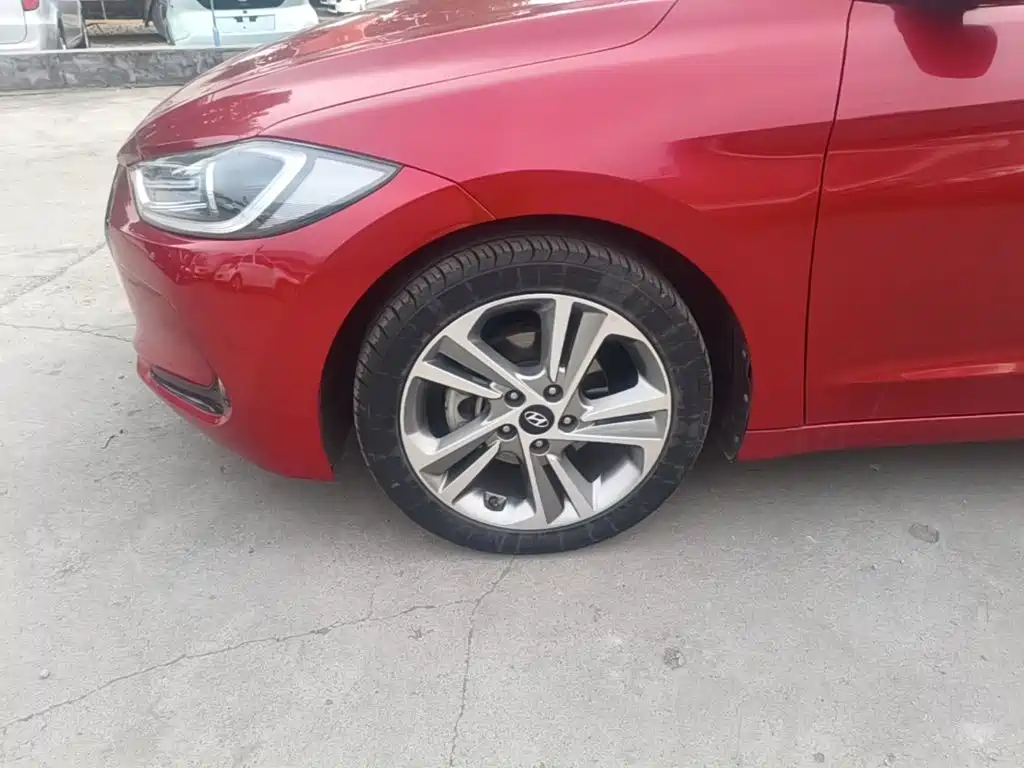 Hyundai Elantra — миниатюра 23