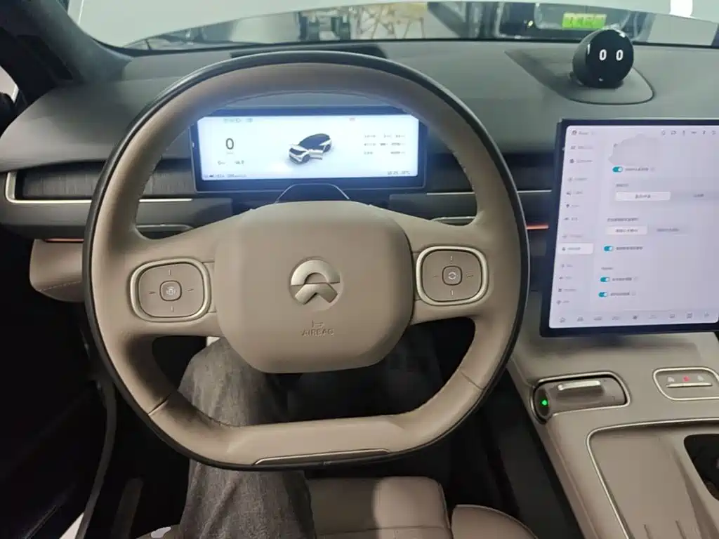 NIO ES8 — миниатюра 11