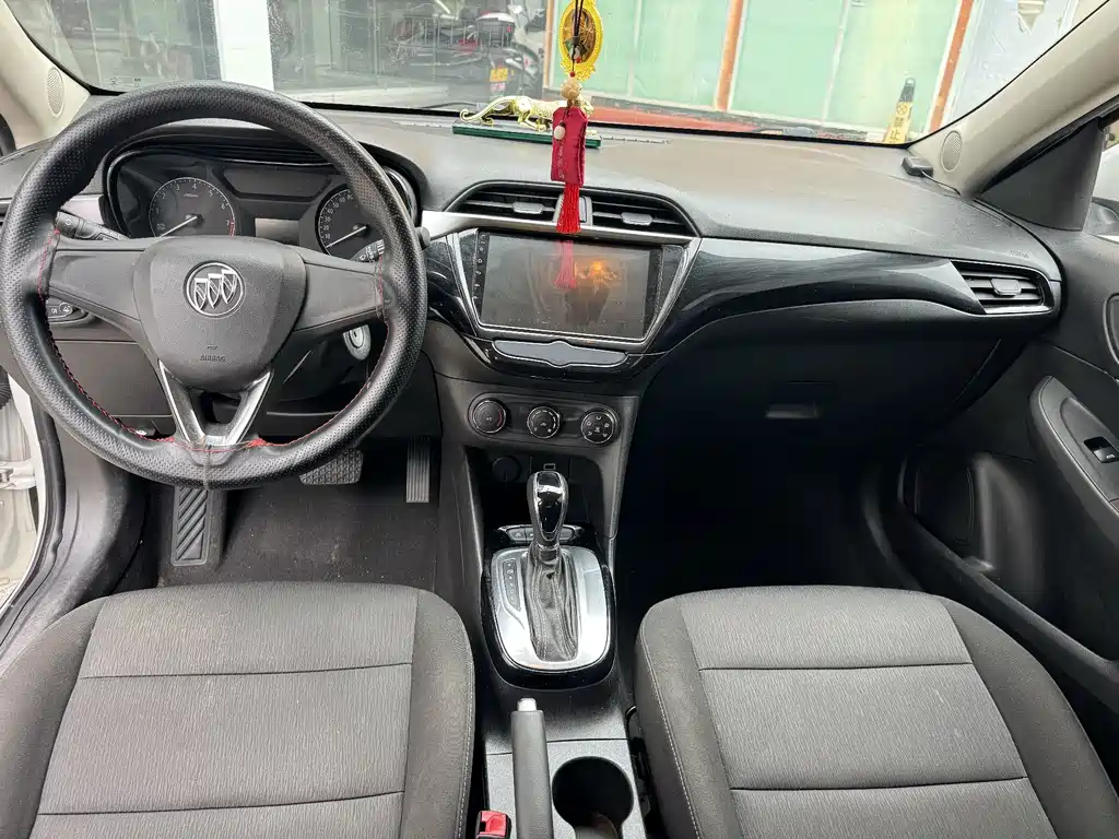 Buick Excelle — миниатюра 10