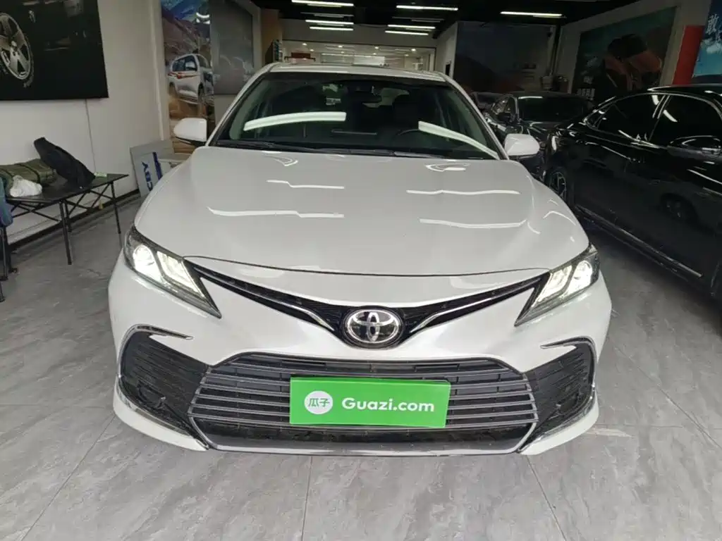 Toyota Camry — миниатюра 3