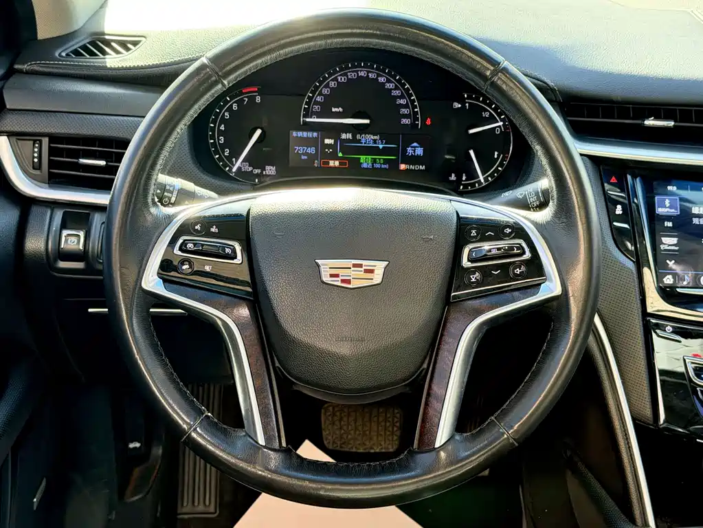 Cadillac XTS — миниатюра 6