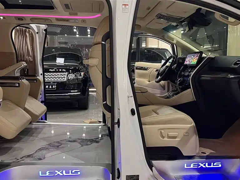 Toyota Vellfire — миниатюра 17