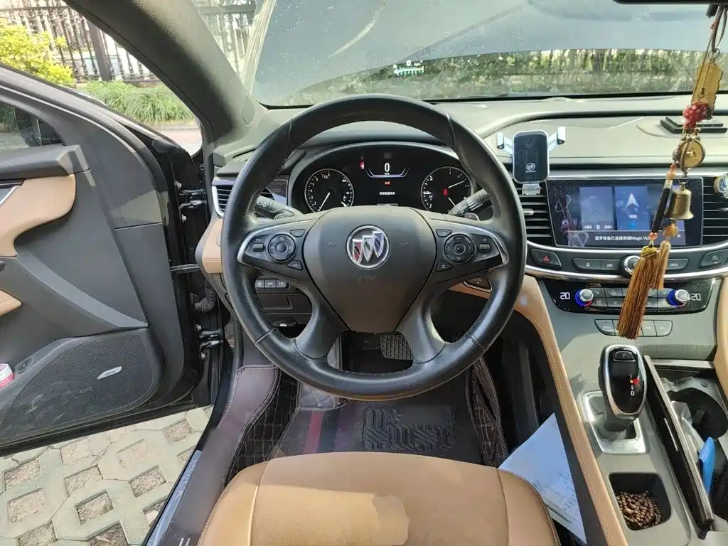Buick LaCrosse — миниатюра 3