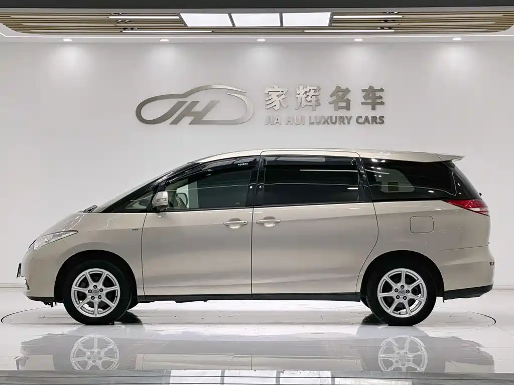 Toyota Previa — миниатюра 7