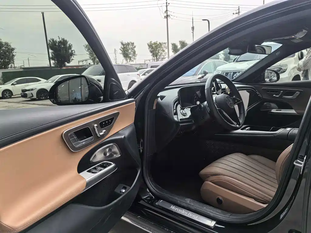 Mercedes-Benz E-Class — миниатюра 5