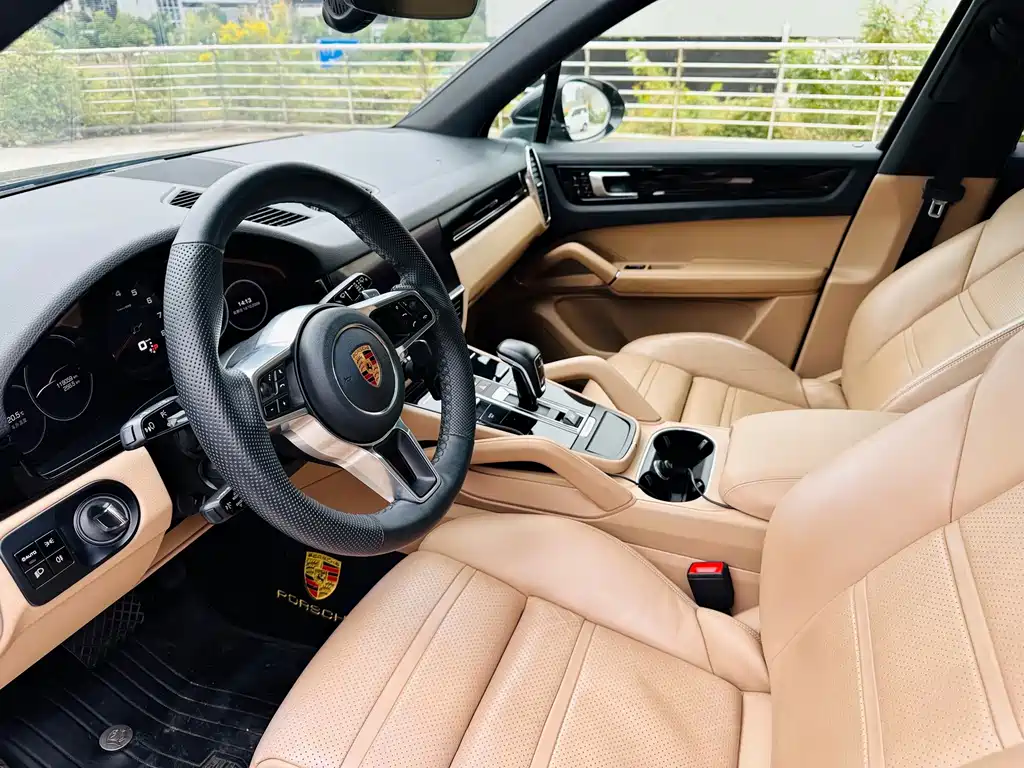 Porsche Cayenne — миниатюра 4