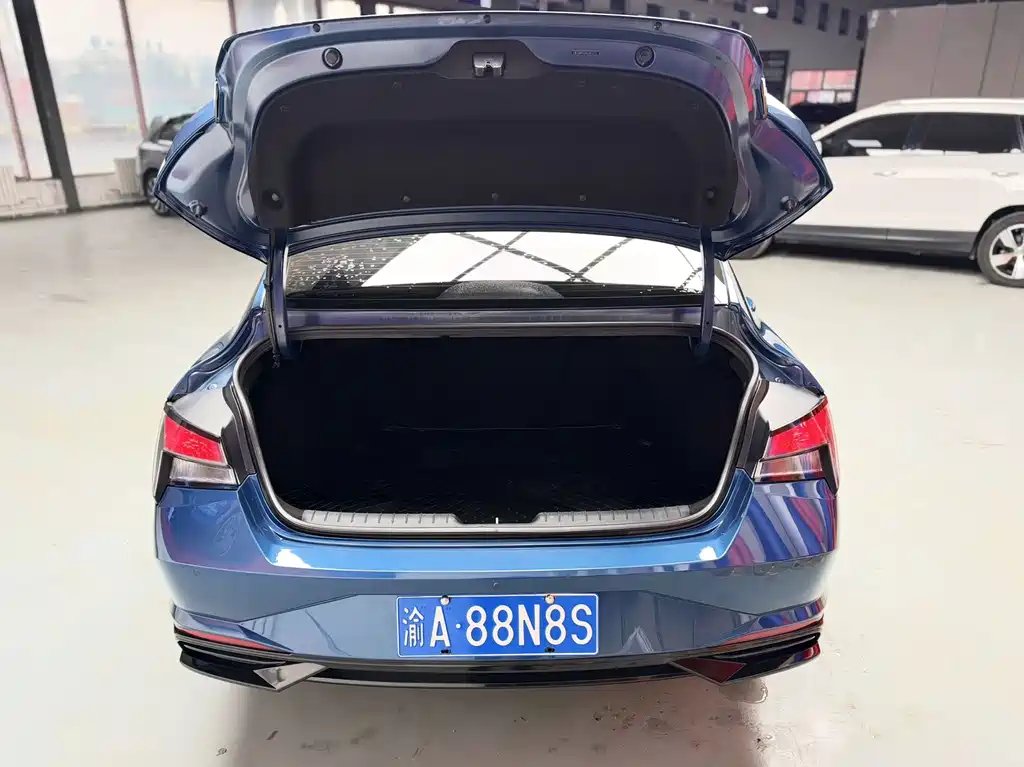Hyundai Elantra — миниатюра 15