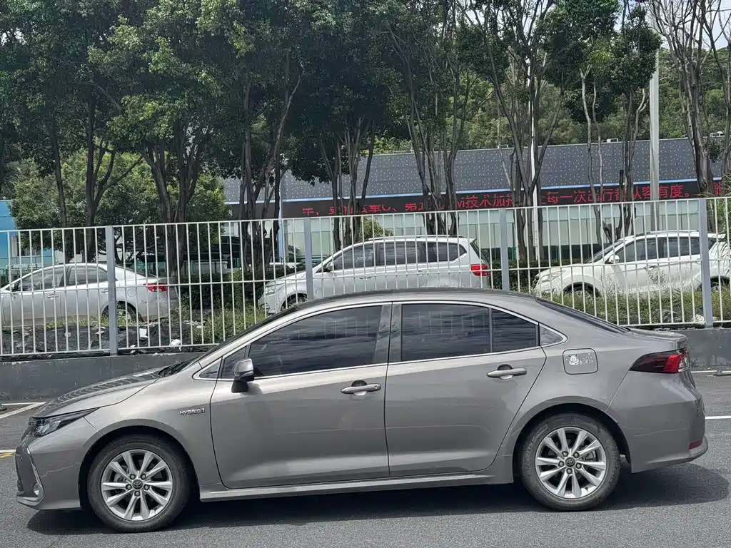 Toyota Corolla — миниатюра 8