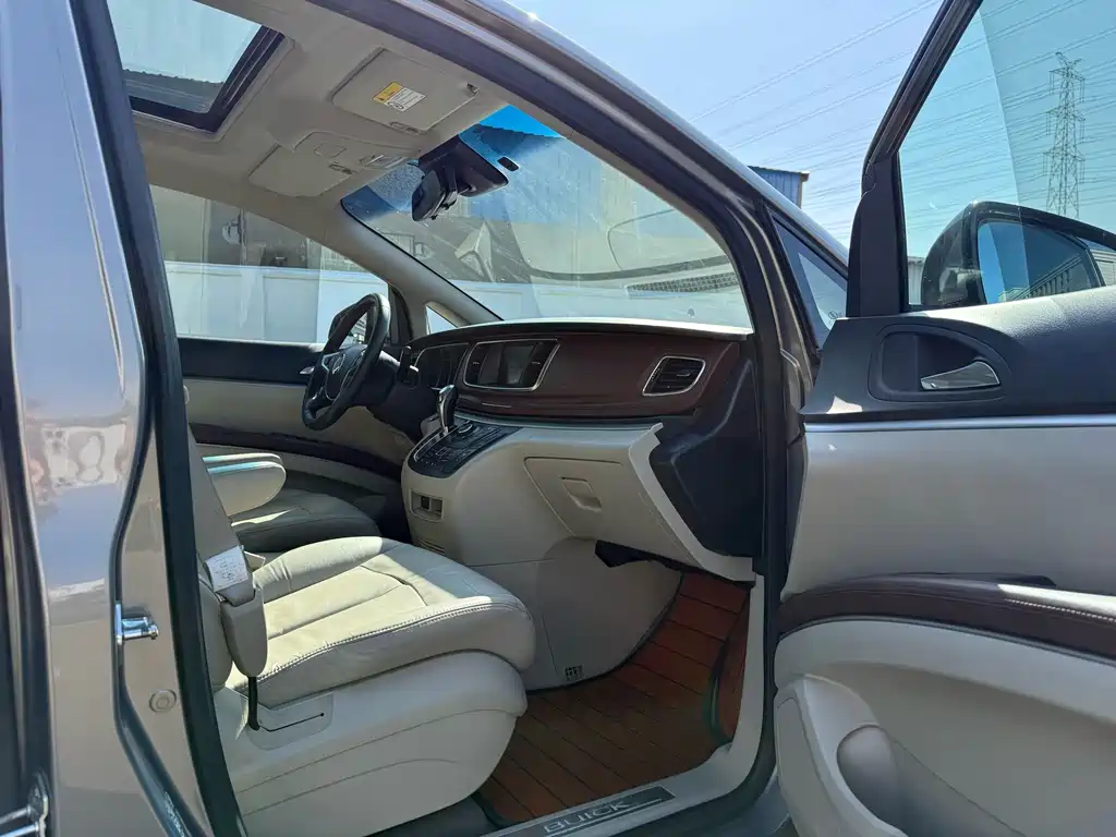 Buick GL8 — миниатюра 13