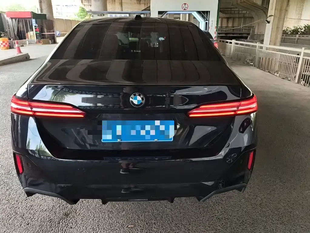 BMW 5 Series (Import) — миниатюра 4