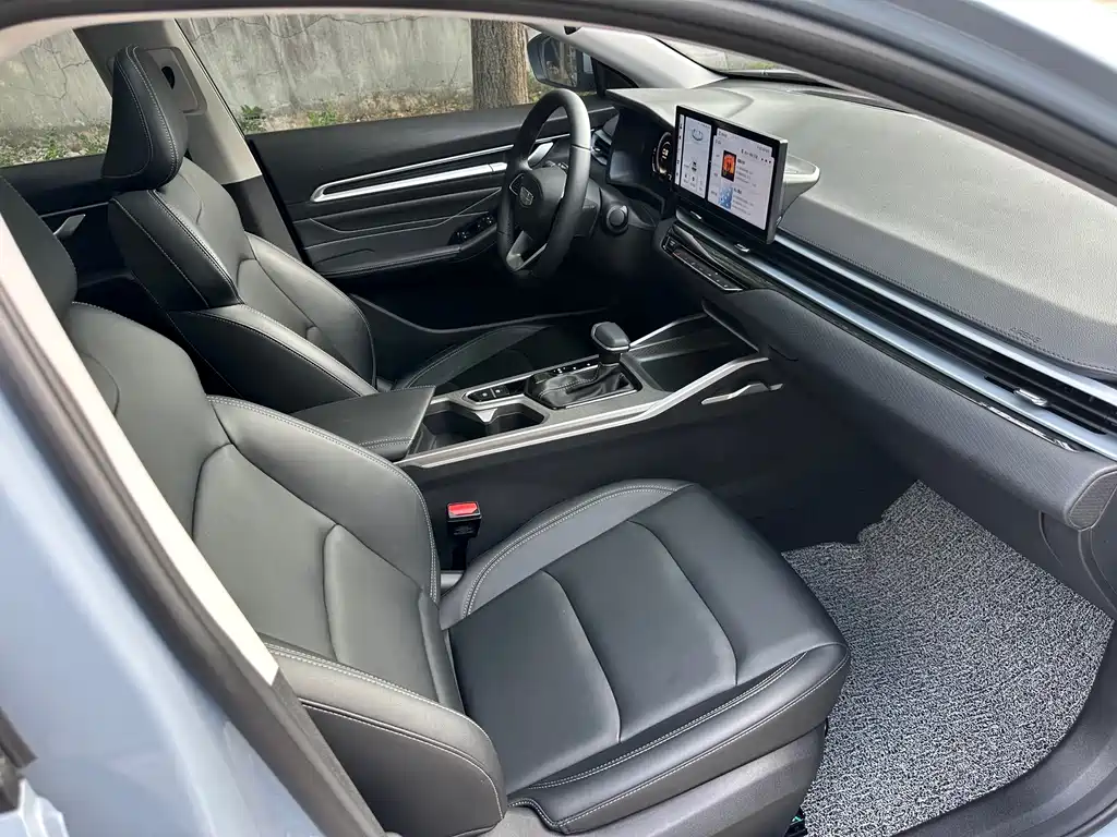 Geely Emgrand — миниатюра 6