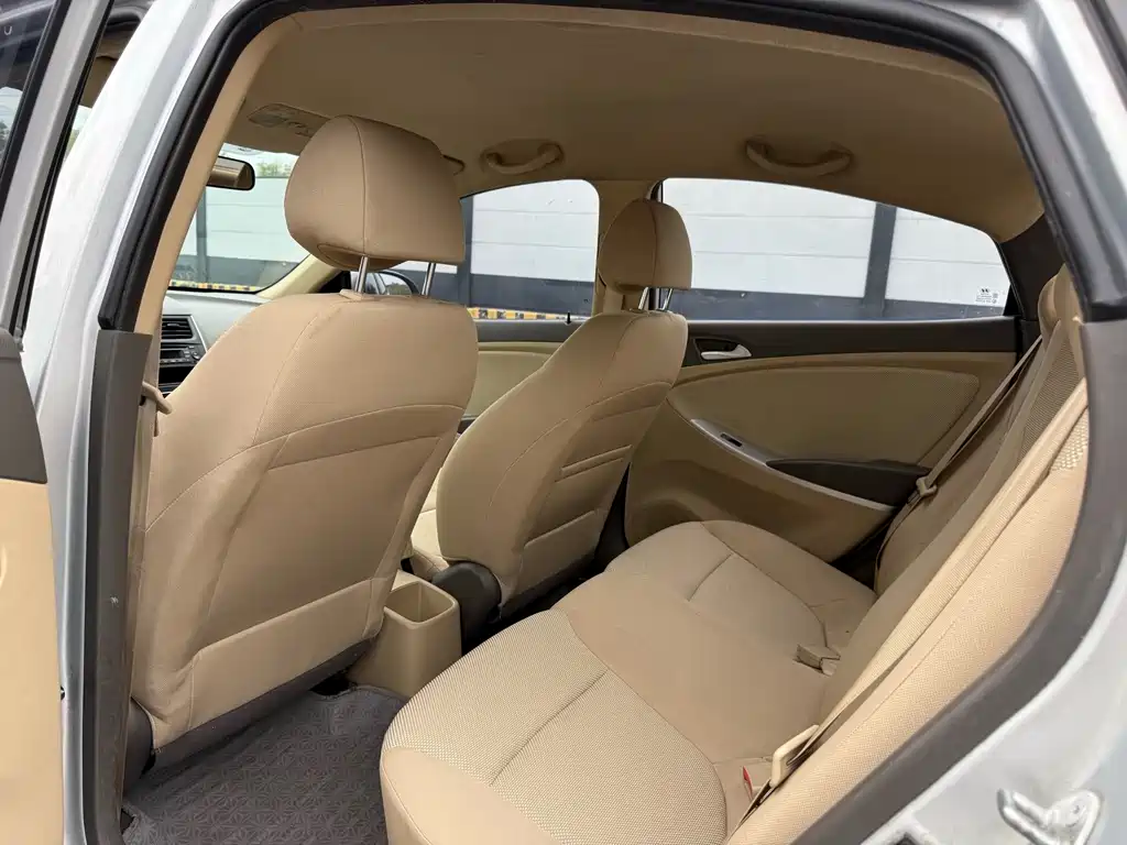 Hyundai Verna — миниатюра 8