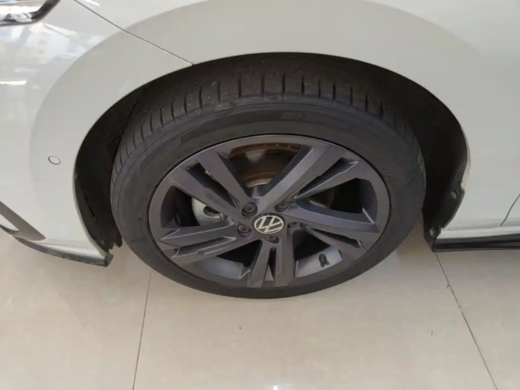 Volkswagen Golf — миниатюра 23