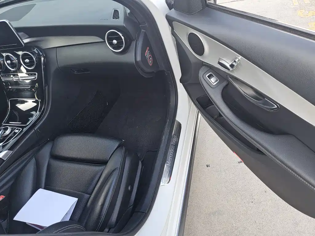 Mercedes-Benz C-Class — миниатюра 14
