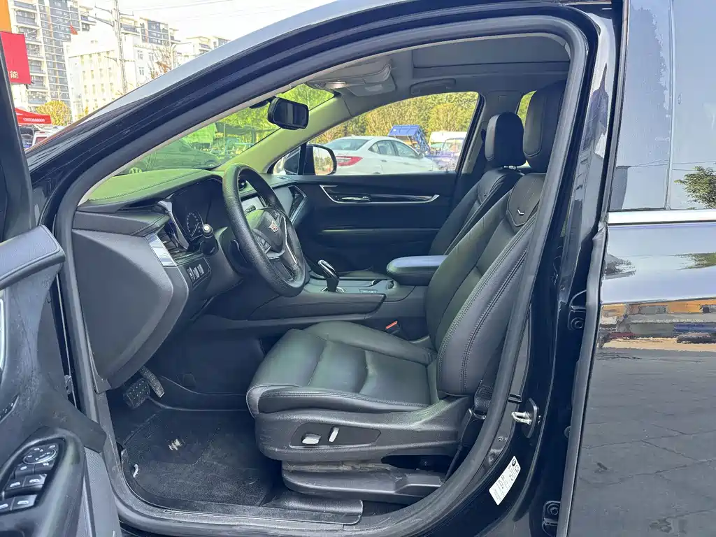 Cadillac XT5 — миниатюра 7