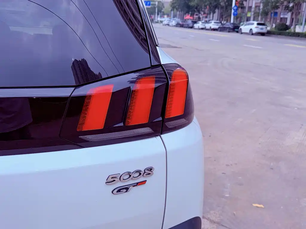 Peugeot 5008 — миниатюра 8