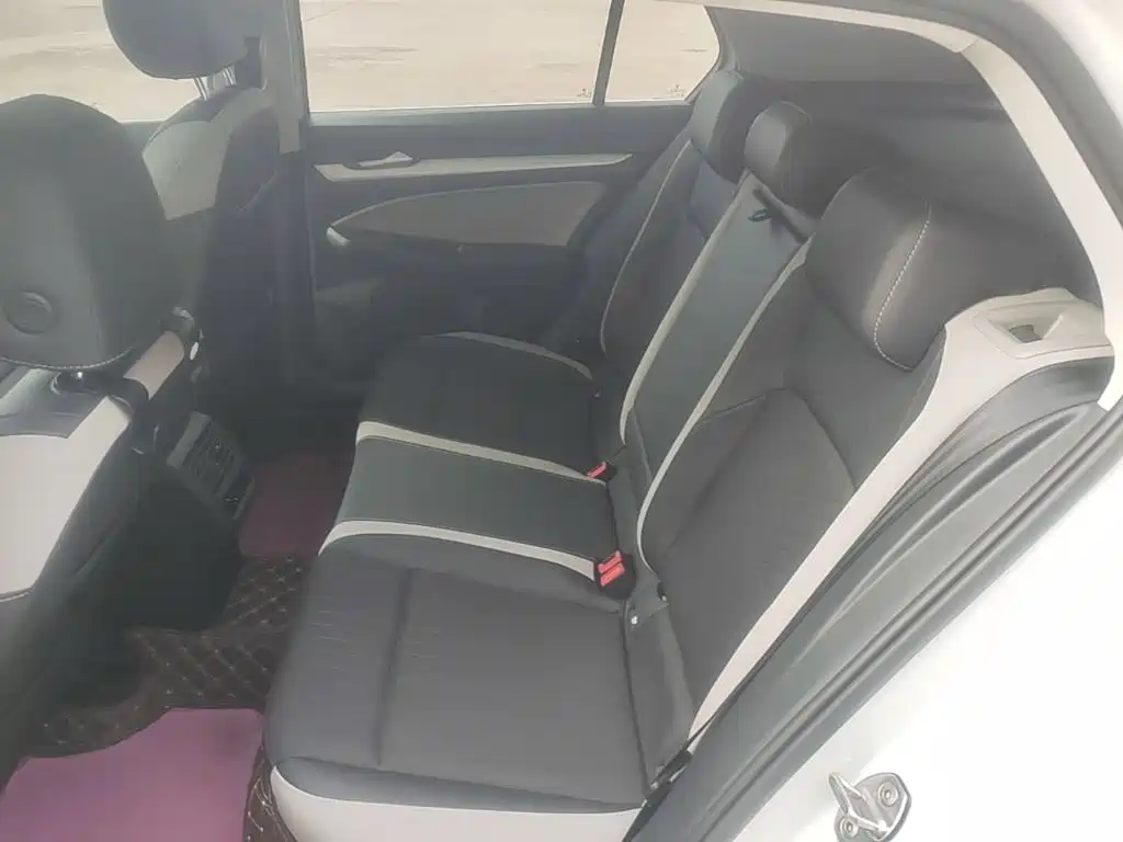Volkswagen Golf — миниатюра 17