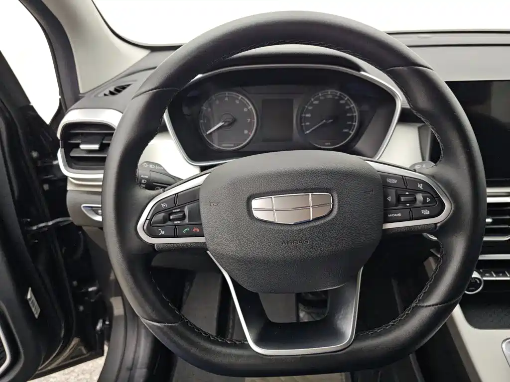 Geely Binyue — миниатюра 9
