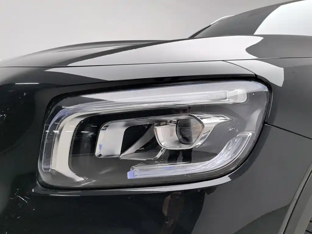 Mercedes-Benz GLB — миниатюра 7