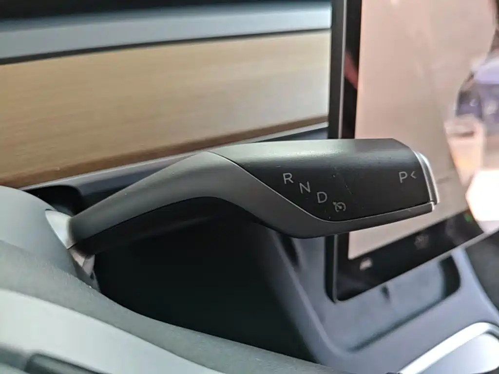 Tesla Model 3 — миниатюра 14