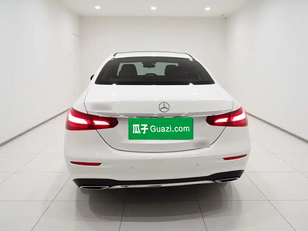 Mercedes-Benz E-Class — миниатюра 3