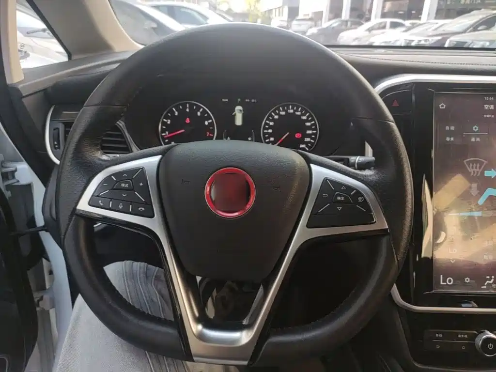 BYD MAX — миниатюра 11