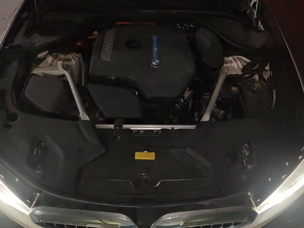 BMW 5 Series New Energy — миниатюра 21