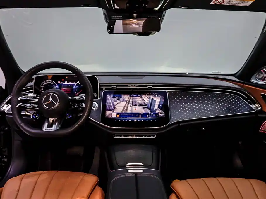 Mercedes-Benz E-Class E 2024 E 300 L Fashion
