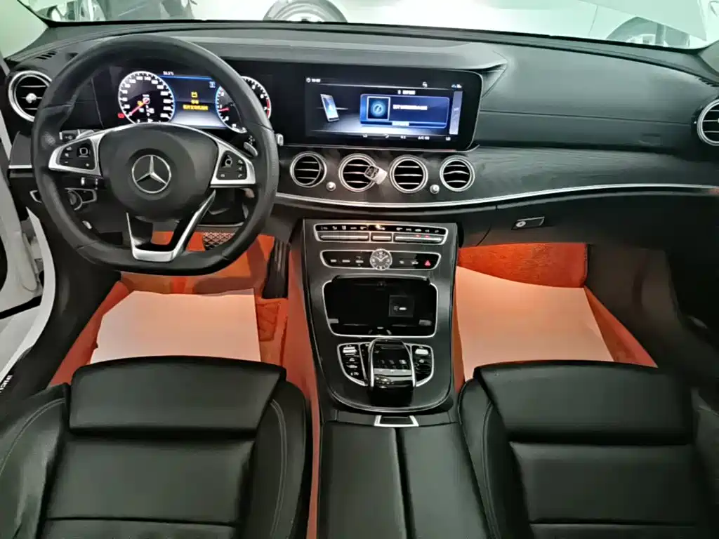 Mercedes-Benz E-Class — миниатюра 13