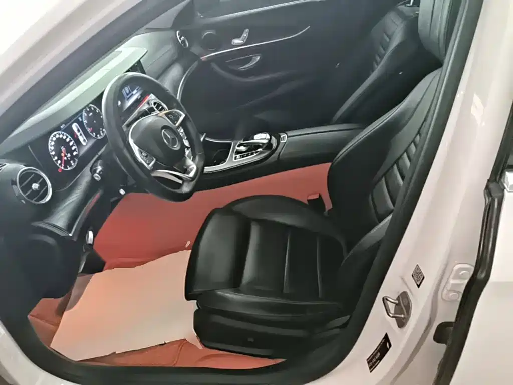 Mercedes-Benz E-Class — миниатюра 15