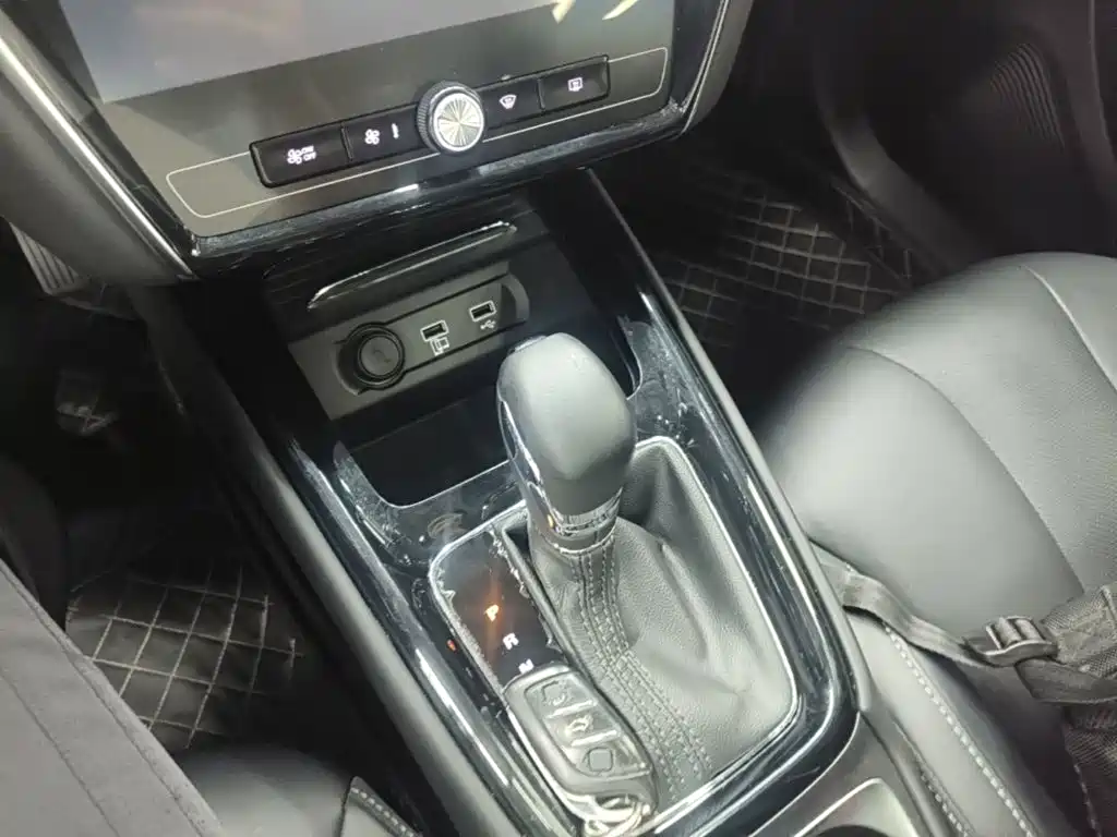 Roewe i5 — миниатюра 14